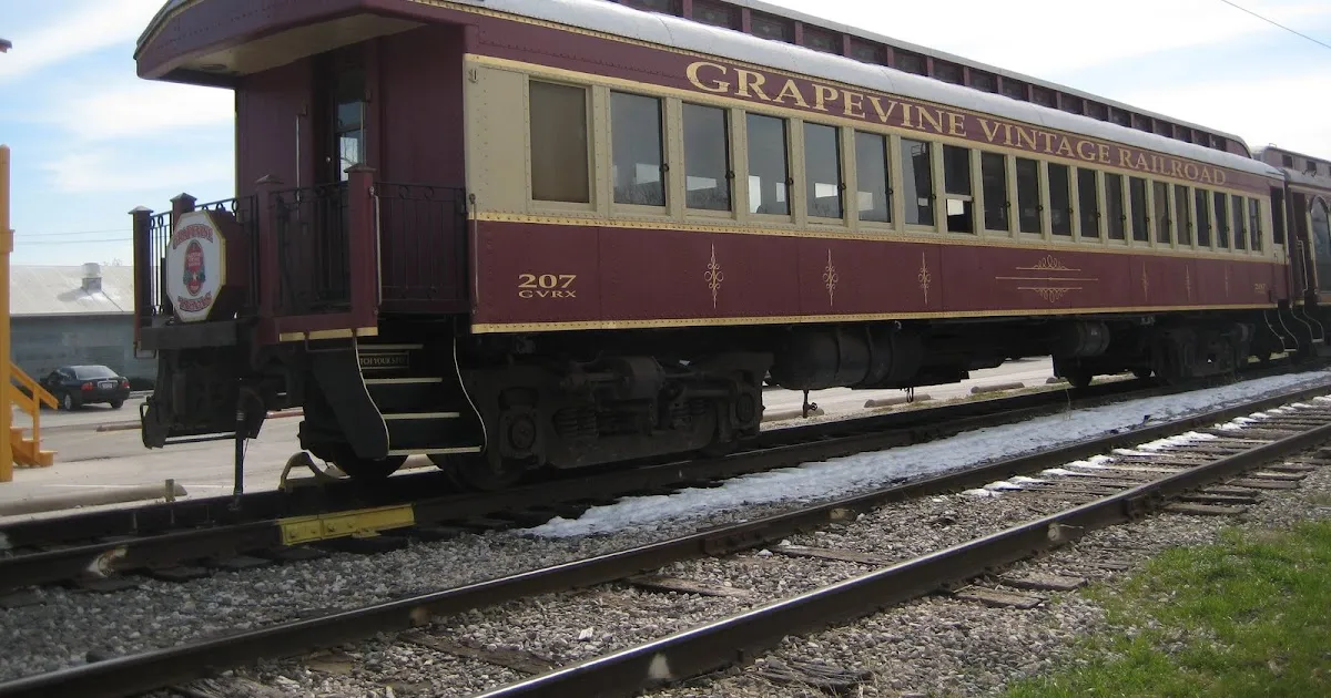 15891 tarantula train photography